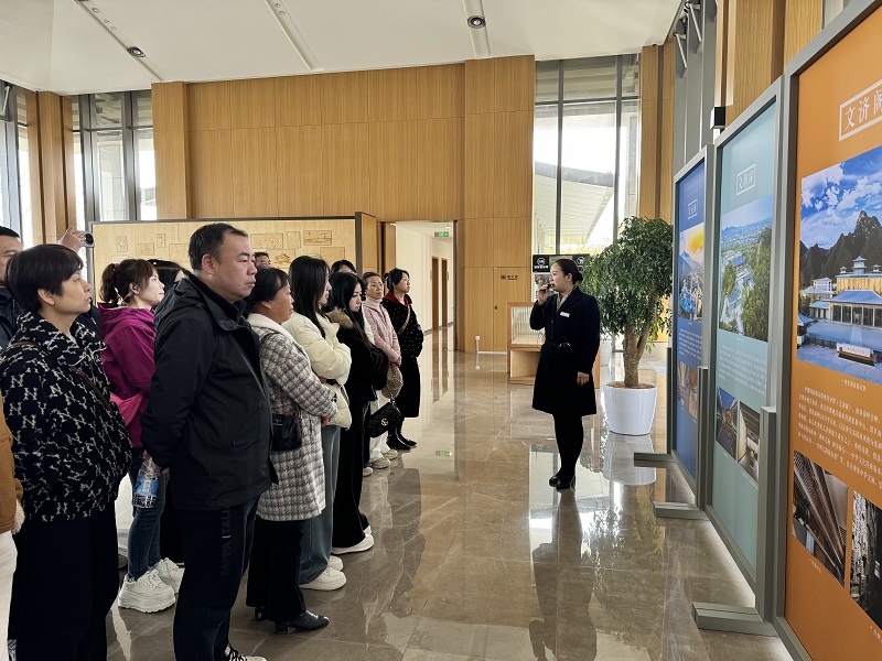 賡續(xù)中華文脈  筑牢信仰之基